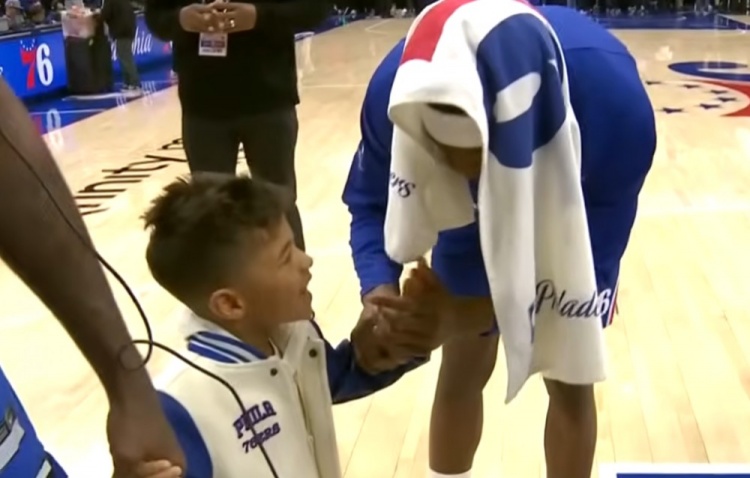 【精彩资讯】孩子王！乔治：VJ年轻充满活力 我的孩子们都很崇拜并喜欢和他玩(图2)