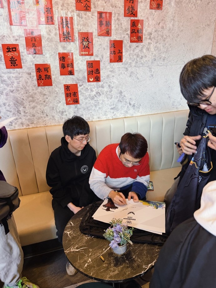 XG分享粉丝选手合影：我们会带着你们的祝福，继续坚定向前