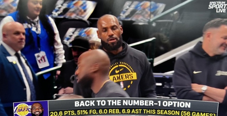 看老头了！直播方晒詹姆斯热身画面 配文：重回球队头号选择!