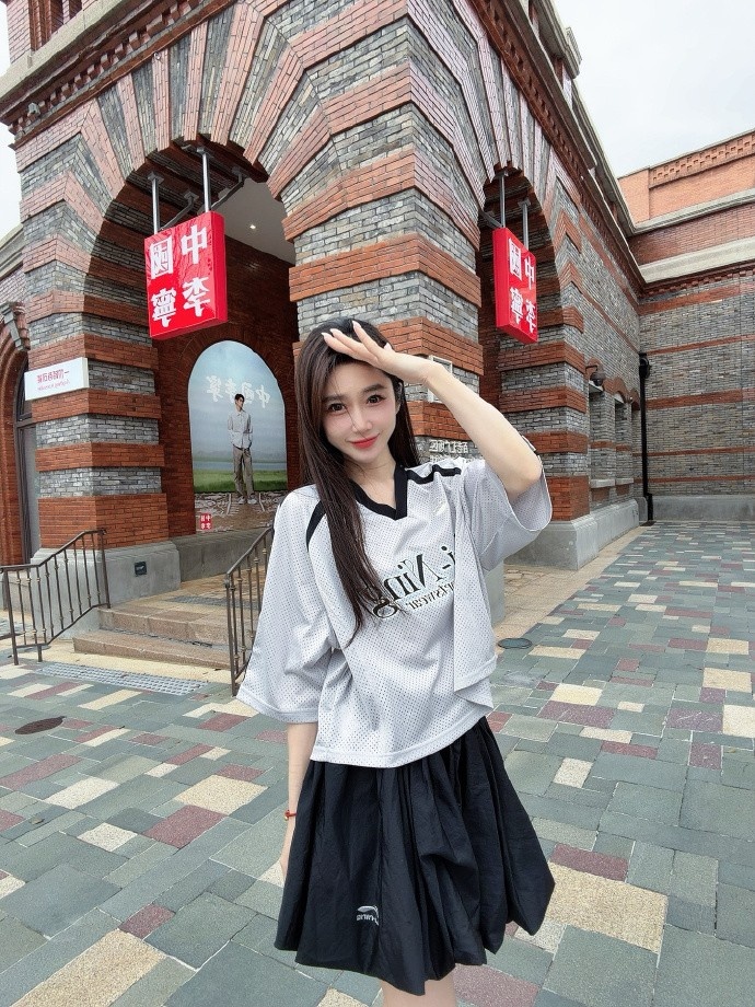 主持人小悠珊珊晒照:8、9号在深圳主场!12号上海演播室 go✈️【球盟会】