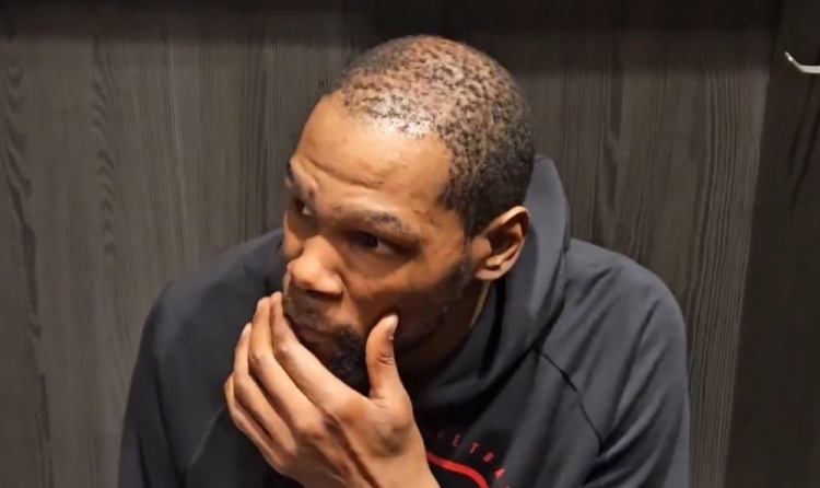 [篮球]37岁还单身有原因！杜兰特秃顶这么严重 这发量找对象难啊(图2)