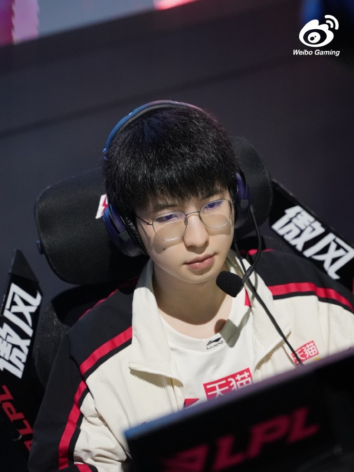 WBG发布对阵NIP赛前返图:准备就绪,今天比赛加油!