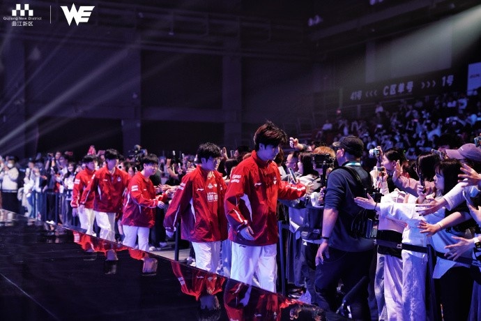 不敌TES,WE发布赛后返图:组内赛📷