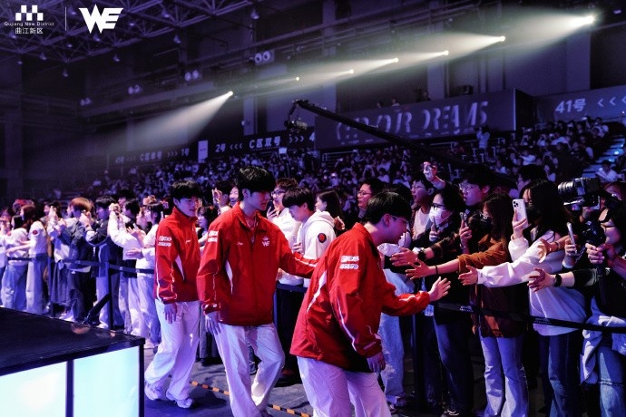 不敌TES,WE发布赛后返图:组内赛📷