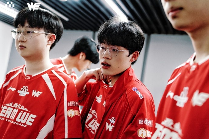 不敌TES,WE发布赛后返图:组内赛📷