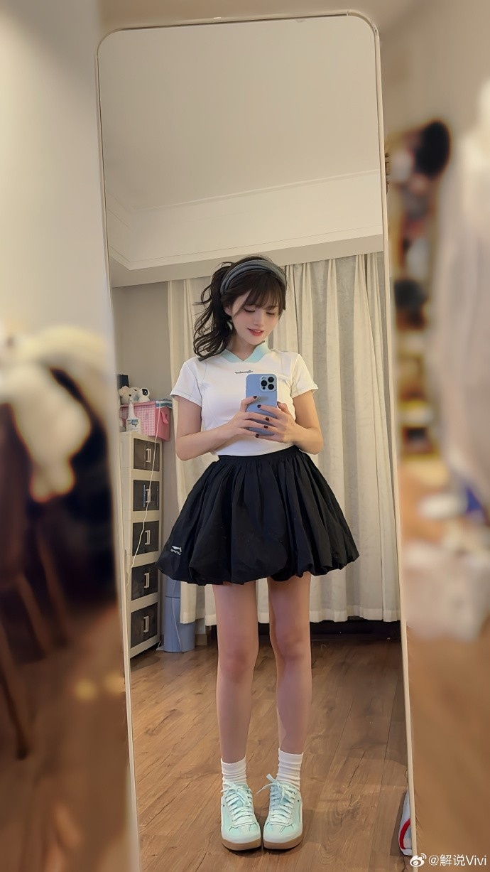 无畏契约主持ViVi晒照:我的夏日ootd中最喜欢的一套