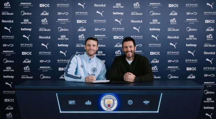 贝蒂内利：为曼城再效力一年非常兴奋，在这里踢球是真正的荣幸