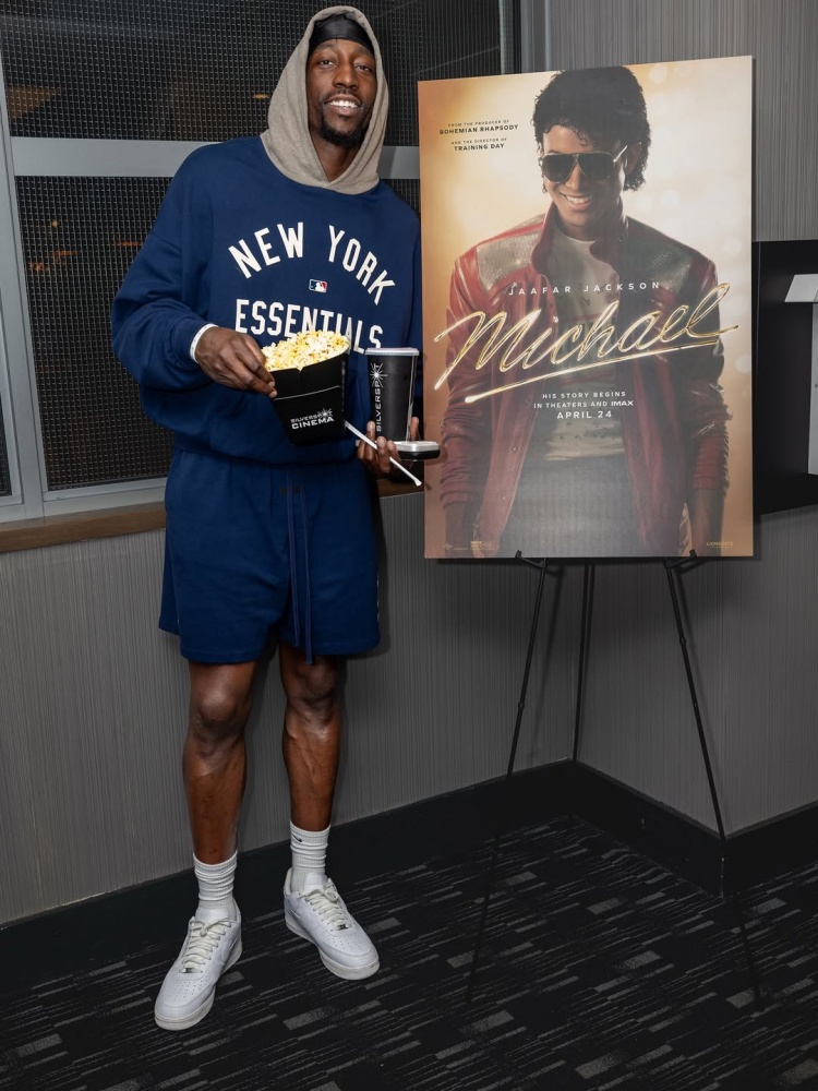 致敬另一位MJ！阿德巴约晒图宣传迈克尔·杰克逊相关电影