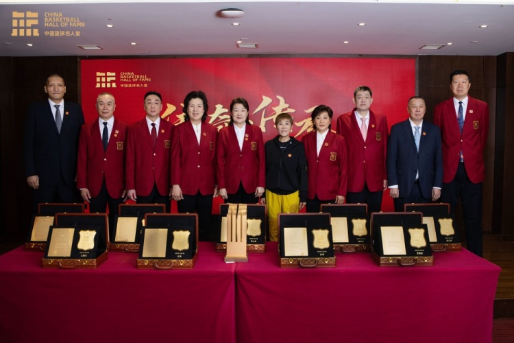 【中国队】【名人堂定妆照】再次祝贺传奇名宿正式进入中国篮球名人堂!(图6) undefined