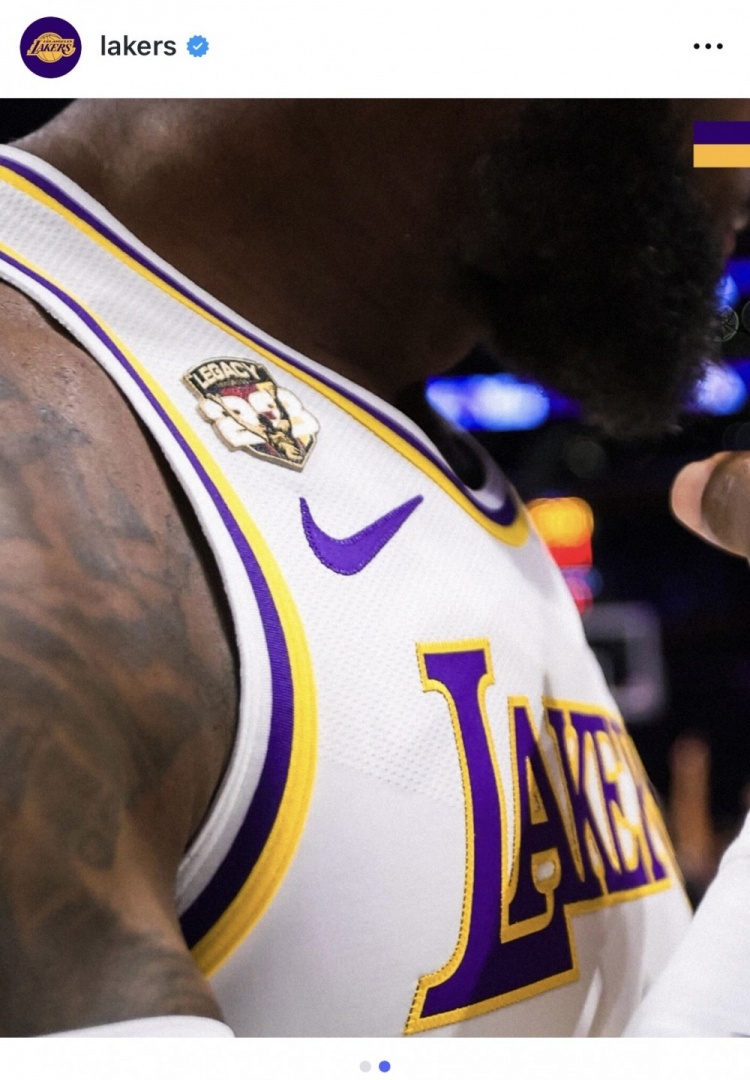 【要闻速递】传奇生涯!詹姆斯转发昨日常规赛收官战自⚽己上身特制球⚽衣补丁(图5) undefined