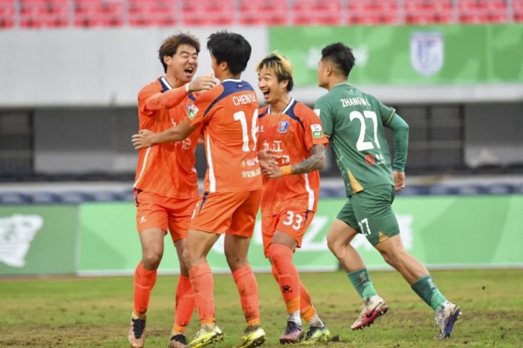 【体育焦点】江西庐山2-0完✨胜对手!风雨中捍卫主场荣耀!(图2) undefined