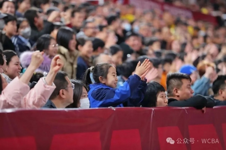 [你怎么看？]总决赛 太原见！山西竹叶青酒女篮的巅峰回响(图8)