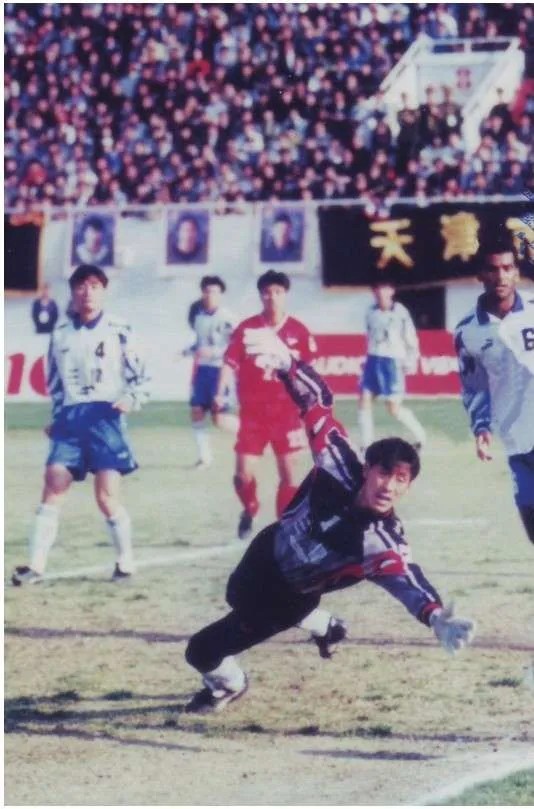 [体育报道]62岁，成为中国足坛最火的人(图3)