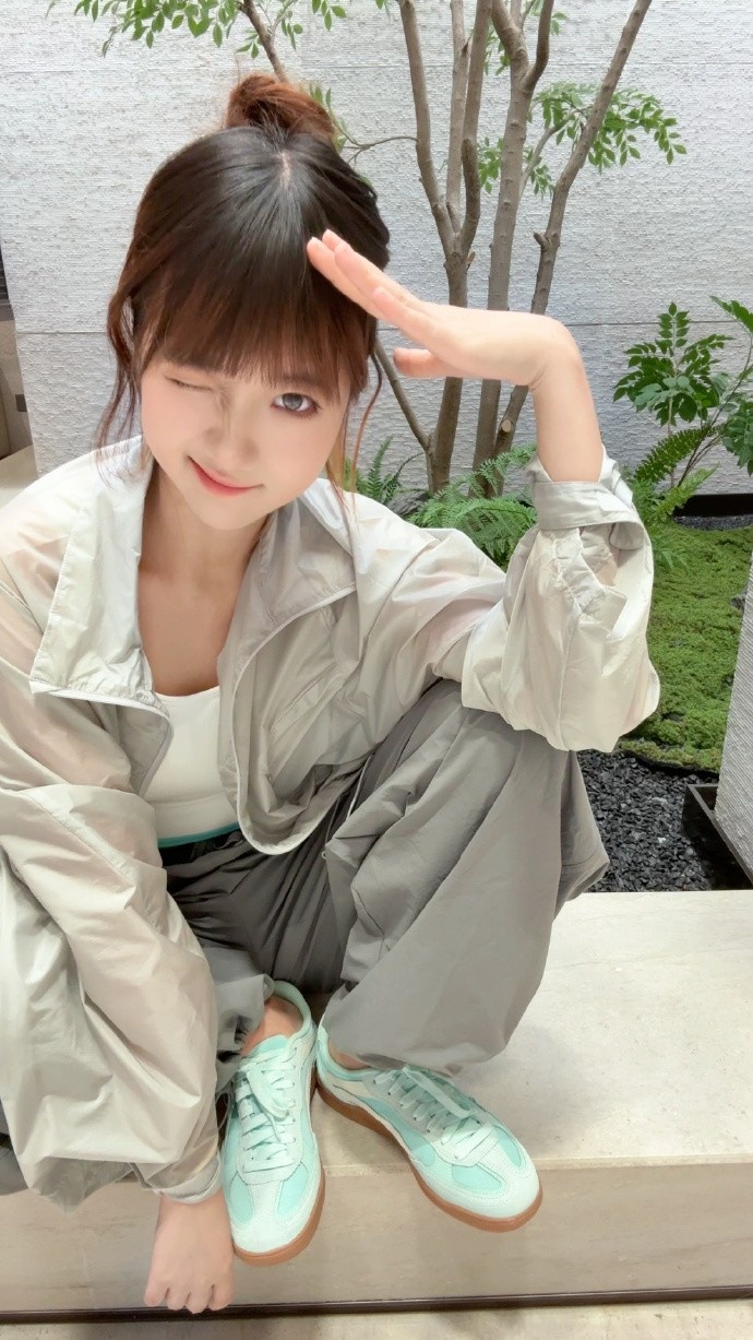 【万博电竞】前LPL解说Mage晒照：想穿上美丽衣衣去运动一下！₍(👊 ˙-˙ )