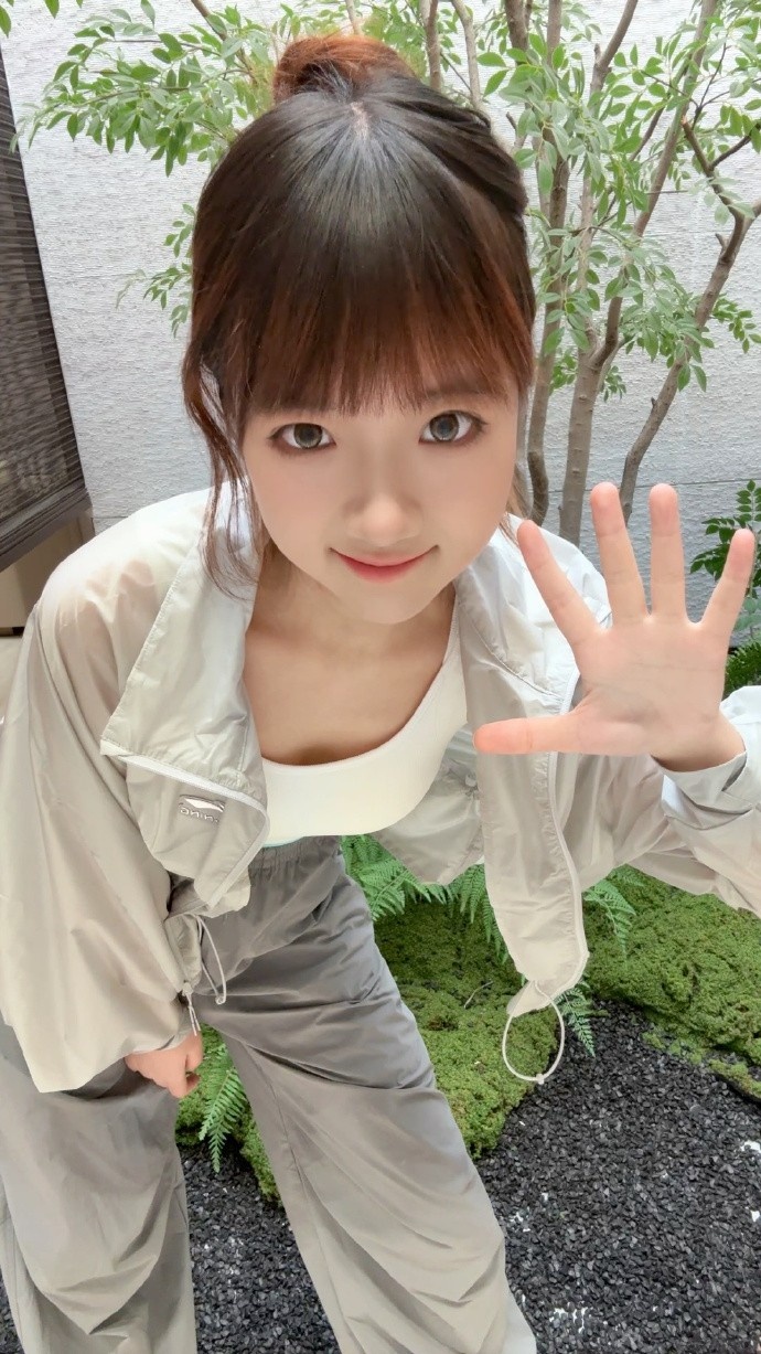 【万博电竞】前LPL解说Mage晒照：想穿上美丽衣衣去运动一下！₍(👊 ˙-˙ )