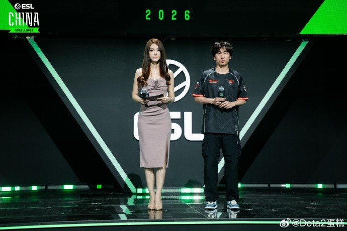 【万博电竞】DOTA2解说蛋糕晒英雄亚冠现场照：上海日记📓