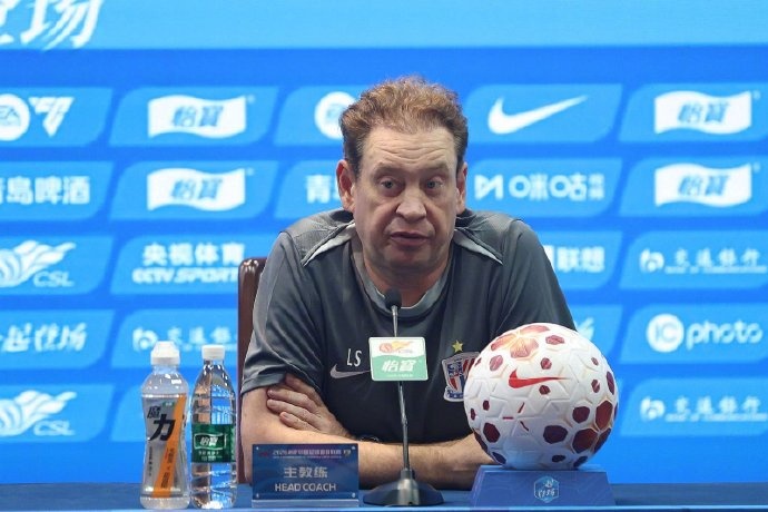 斯卢茨基：米内罗应该可以上场 培养年轻球员并非因为他们的年龄