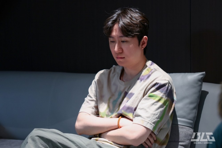 【万博电竞】Daeny赛后：与Viper沟通后决定锁下女警+蜘蛛 ON的蜘蛛玩得非常好