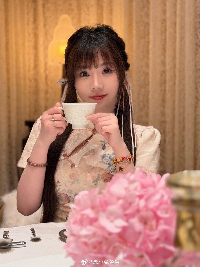 赤小兔分享照片：这瓶XO我以为送我的 结果只让我滴几滴在汤里
