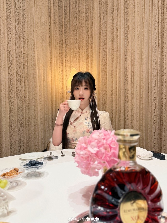 赤小兔分享照片：这瓶XO我以为送我的 结果只让我滴几滴在汤里