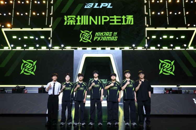 NIP官方赛场合照：深深浅浅是我们的步伐，高高远远是我们的仰望【球盟会】