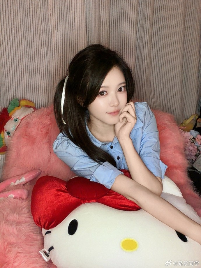 【球盟会】主持人骆歆晒照:让我来相册选一下看看有没有520能发的图