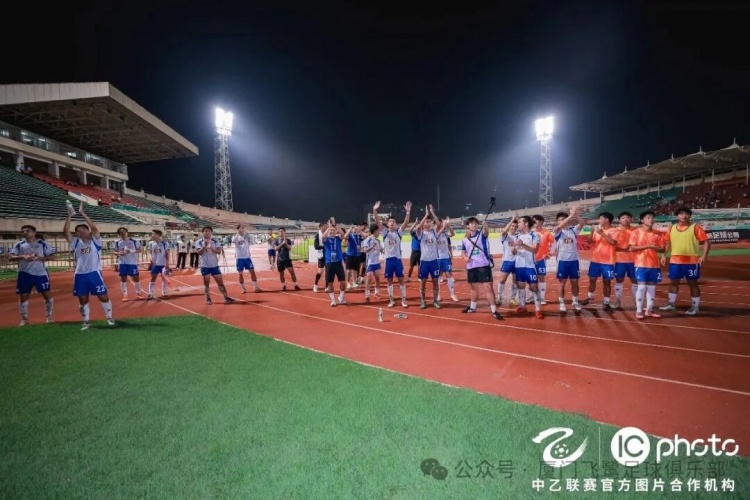 【体育头条】升至争冠组第三！中乙第九轮厦门飞鹭3-1广州蒲公英 刘子铭双响(图4)