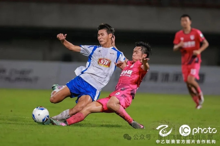 【体育头条】升至争冠组第三！中乙第九轮厦门飞鹭3-1广州蒲公英 刘子铭双响(图6)