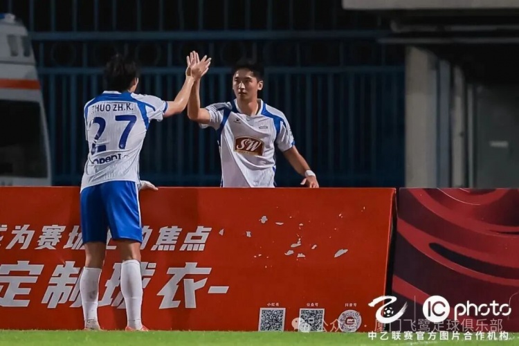 【体育头条】升至争冠组第三！中乙第九轮厦门飞鹭3-1广州蒲公英 刘子铭双响(图8)