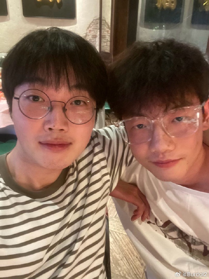 LGD上单Burdol分享与Heng合影:我们是傻瓜兄弟哈哈哈【球盟会】