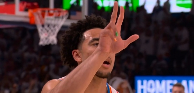 【权威发布】76人你们在看吗？麦凯恩施展魔法 超远三分强势轰进(图1)