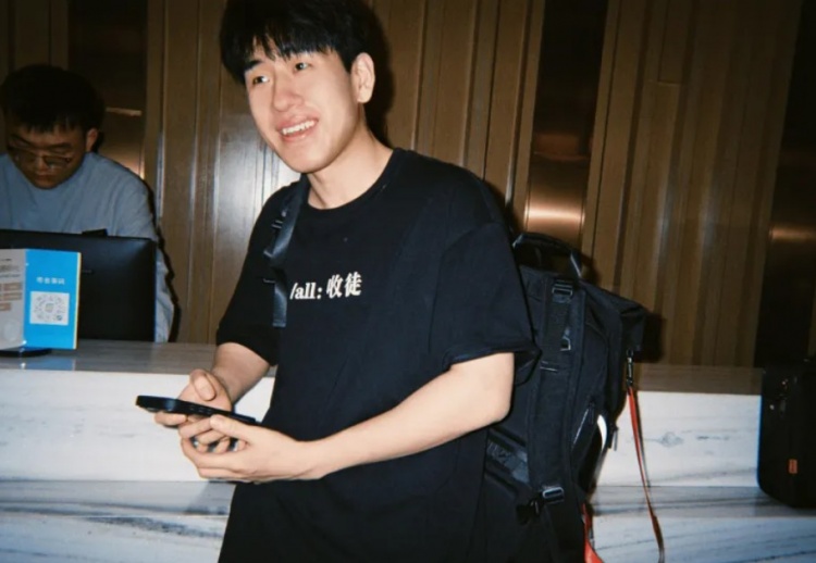JDG分享选手胶片照:小小幸福记录员的成片在此【球盟会】