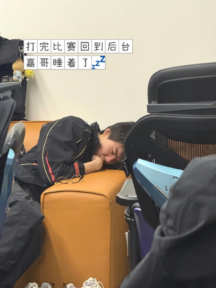 JDG分享队员五月日常照片:好天气、纪念日、比赛都是时光机