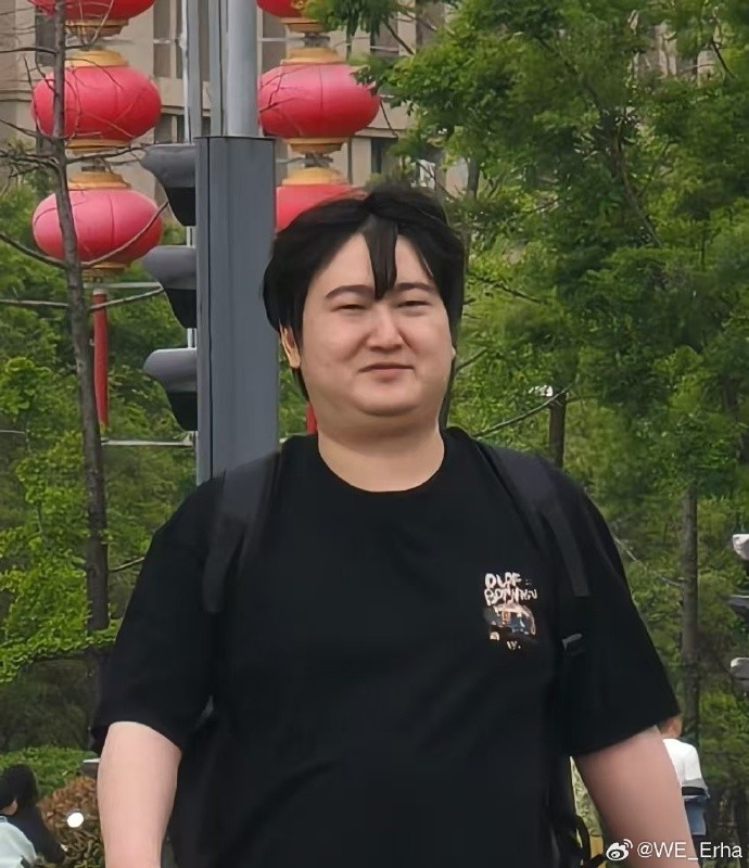 【万博电竞】Erha社媒分享教练694照片：关中王来啦！（胖虎694 ）