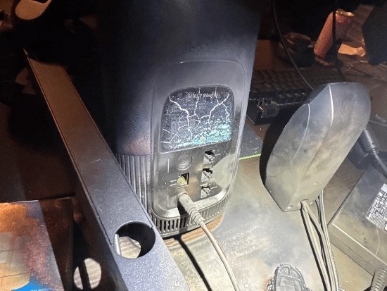 网友分享惊魂经历:⚡️雷电顺着网线直冲电脑!主板、路由器报废