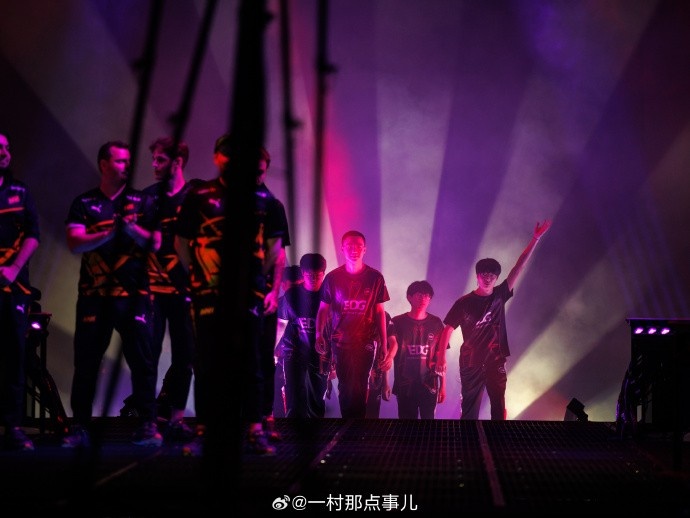 摄影师一村晒照:3年前的今天,也是我被康康这帮少年打动的一天