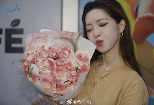 【万博电竞】希然晒照:才发现居然忘发了 超延迟到来 一些二赛段收尾的幸福