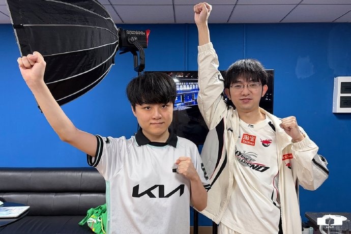 【万博电竞】DK分享ShowMaker LPL线下之旅返图:在活动中玩得很开心🤓