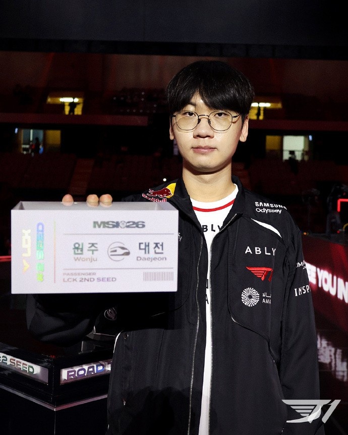 T1分享选手照片：T1的2026MSI旅程将于明天开始，请多多支持【球盟会】