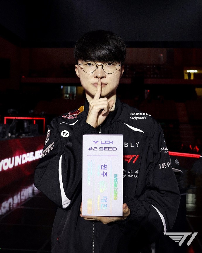 【蜗牛电竞】T1分享选手照片：T1的2026MSI旅程将于明天开始，请多多支持