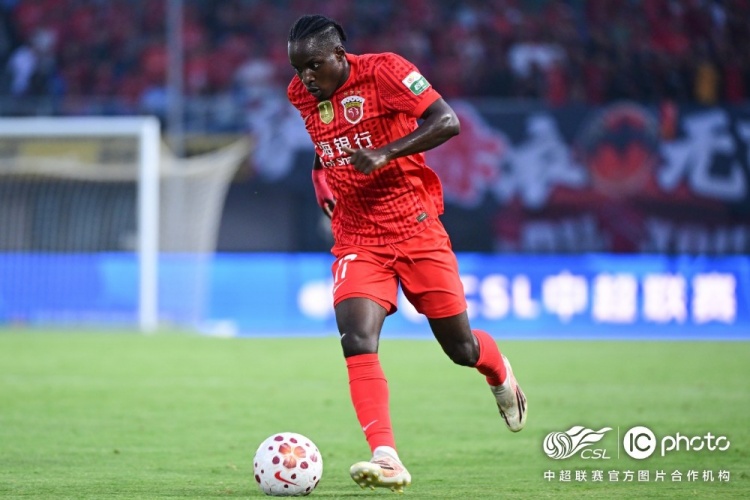 上海海港客场1-2负于青岛西海岸