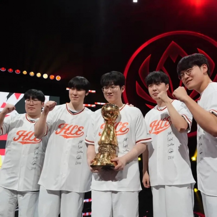 HLE上单Zeus夺冠后更新个人社媒:GG