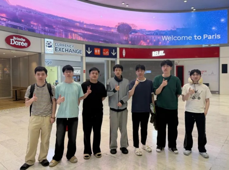 AL分享队员最新动态:前方已抵达巴黎!加油备战