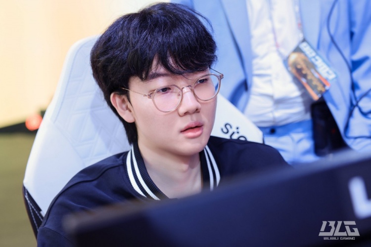 【球盟会】Viper：第三赛段说实话没有什么时间调整和休息 还是要准备好