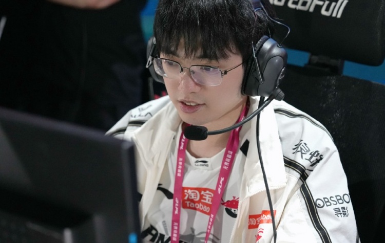 圣枪哥离队后，AL评论区被冲：用ai文案敷衍功勋选手 CS爱笑【球盟会】