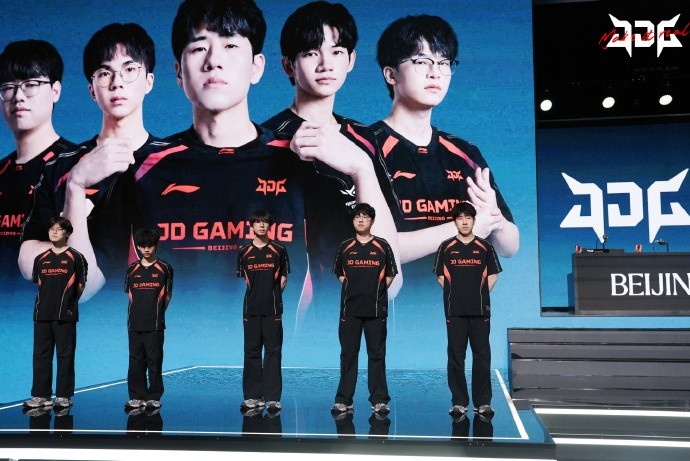 JDG发布战胜WE赛后返图:北京主场比赛周💯我们下一站苏州见!【球盟会】
