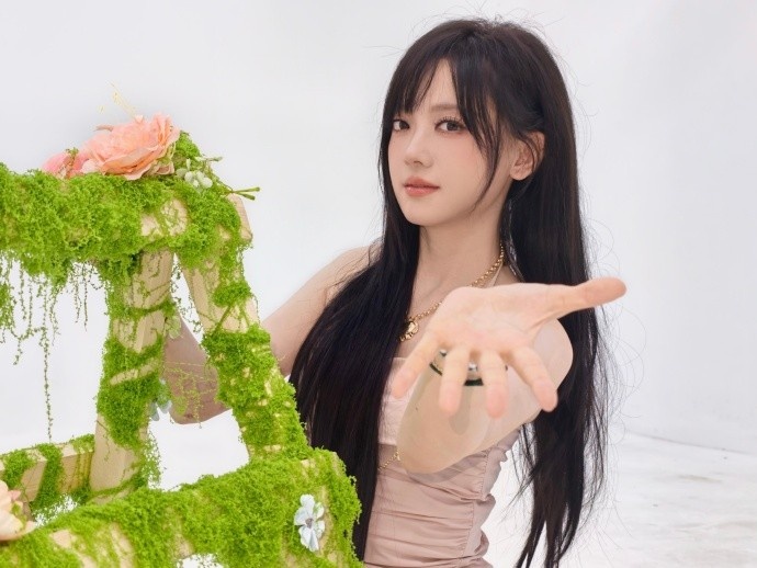 KPL主持人灵儿晒照:🥰七夕快乐💕