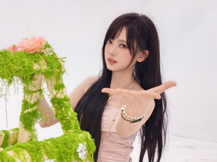 KPL主持人灵儿晒照:🥰七夕快乐💕