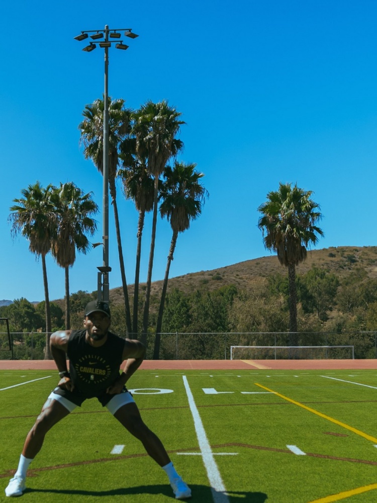 【体坛热点】夏日磨⬆️砺!米切尔社媒晒近期⚽户外训练照:尚未完成⚽(图5) undefined