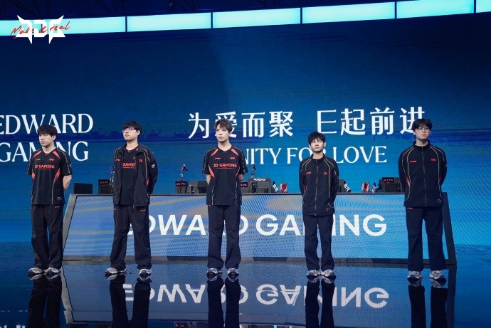 JDG分享收官合照：一程一阶，循阶登高，季后赛加油【球盟会】